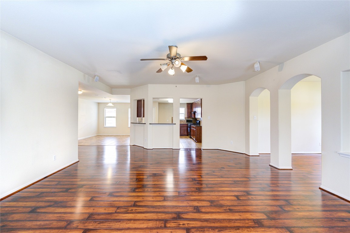 2922 Halcyon Time Trail Houston, TX 77045 - Photo 11 of 50