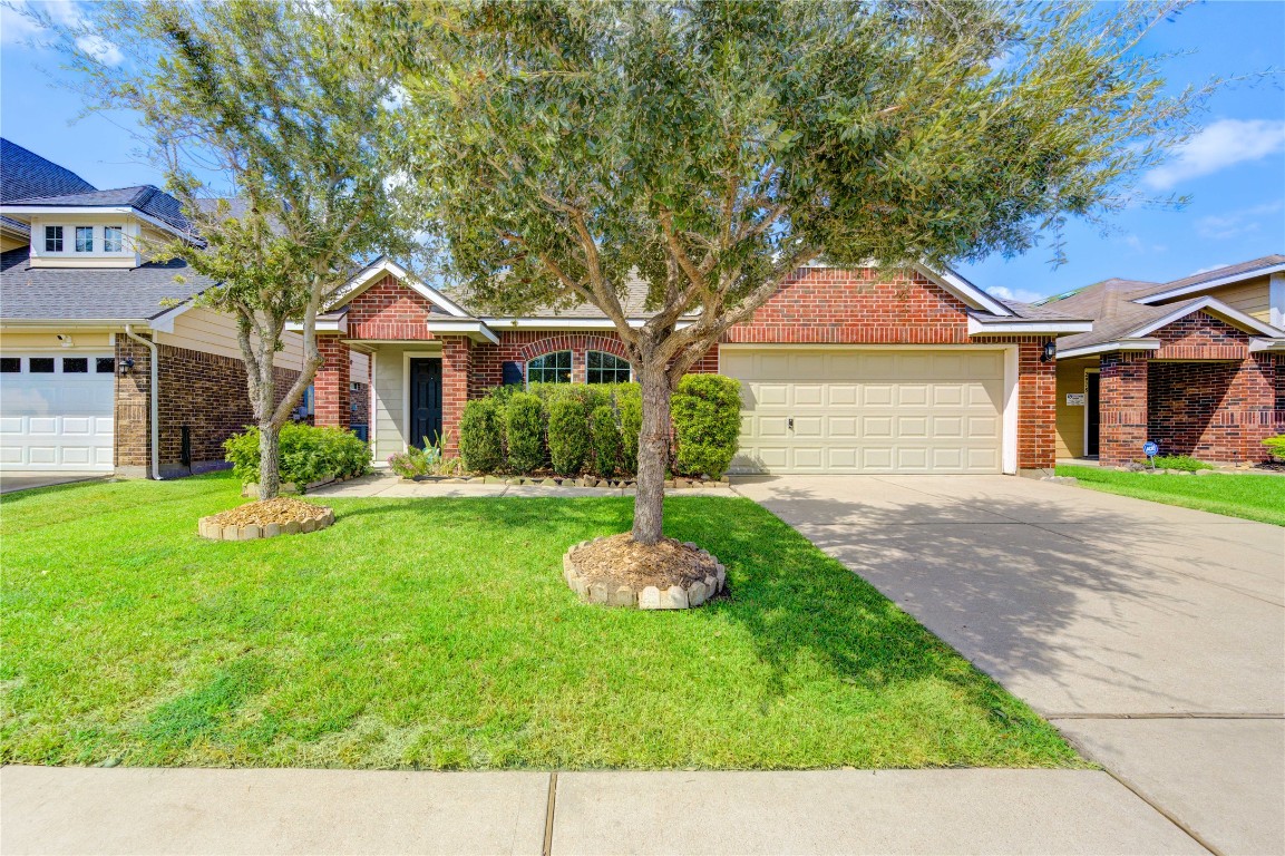 2922 Halcyon Time Trail Houston, TX 77045 - Photo 2 of 50