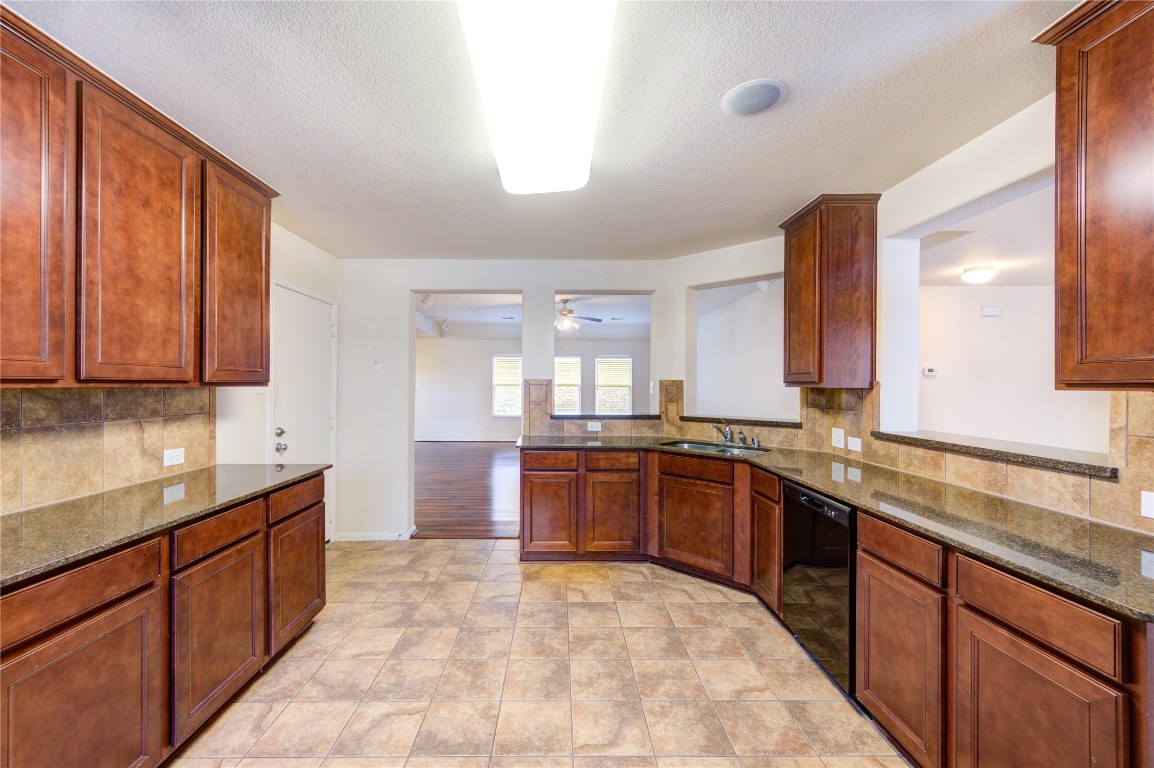 2922 Halcyon Time Trail Houston, TX 77045 - Photo 30 of 50