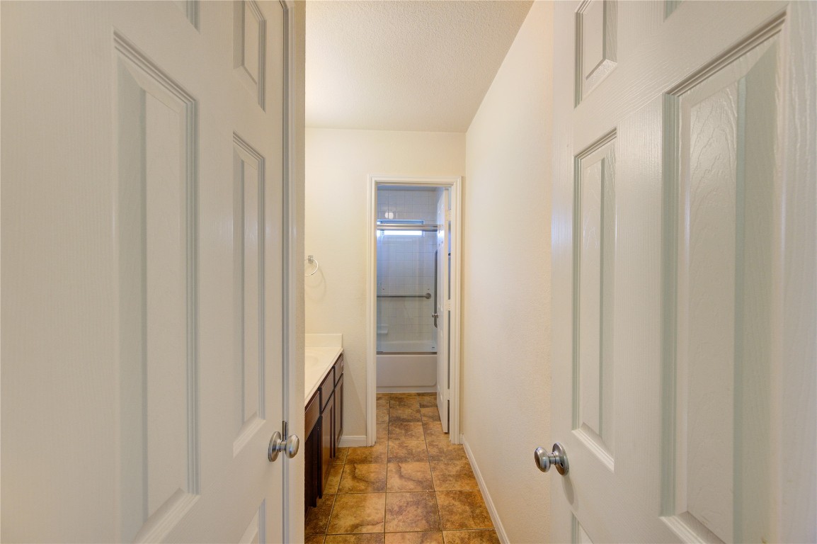 2922 Halcyon Time Trail Houston, TX 77045 - Photo 37 of 50