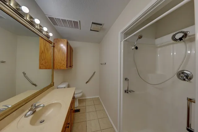 $1,800 | 2745 Bandera Highway, Kerrville, TX 78028