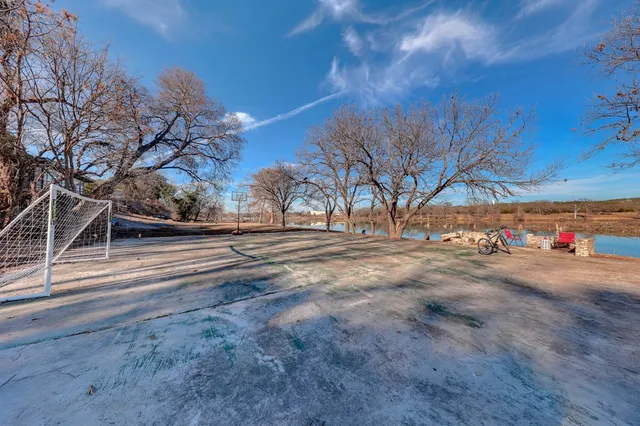 $1,800 | 2745 Bandera Highway, Kerrville, TX 78028
