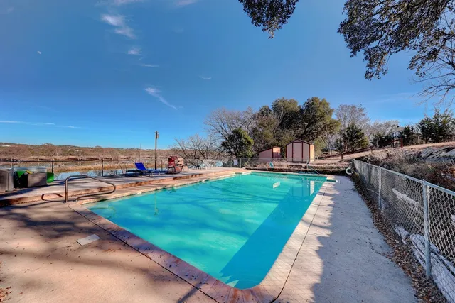 $1,800 | 2745 Bandera Highway, Kerrville, TX 78028