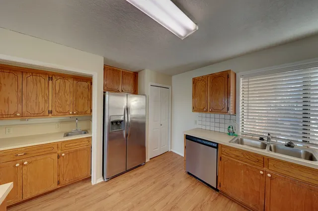 $1,800 | 2745 Bandera Highway, Kerrville, TX 78028