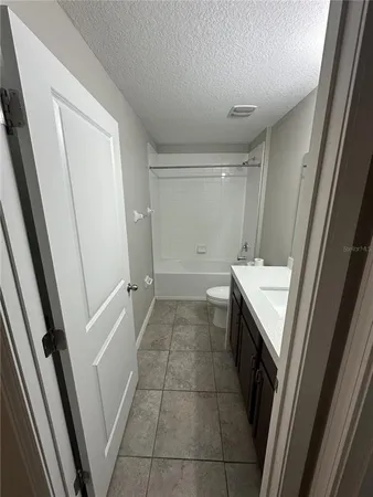 $2,400 | 903 Zone Tailed Hawk Place, Ruskin, FL 33570