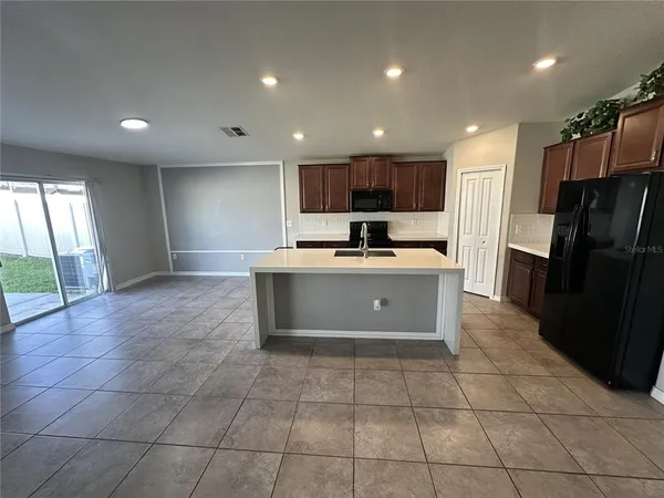 $2,400 | 903 Zone Tailed Hawk Place, Ruskin, FL 33570