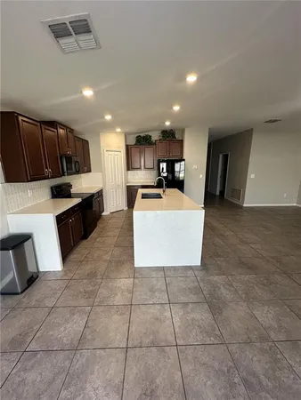 $2,400 | 903 Zone Tailed Hawk Place, Ruskin, FL 33570