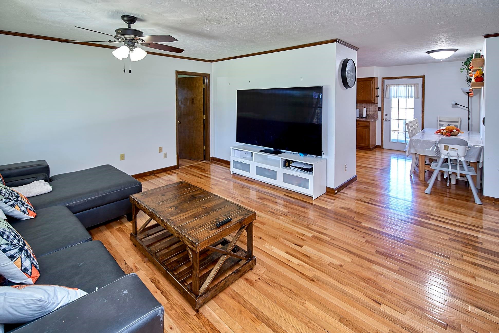 2599 Cross Crk Road Buffalo, WV 25033 - Photo 3 of 32 Gallery Image 3