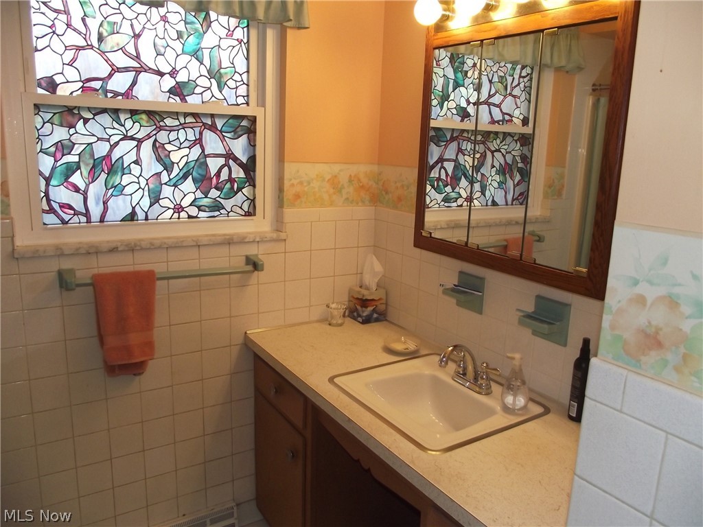 5535 Hauserman Road Cleveland, OH 44130 - Photo 11 of 17