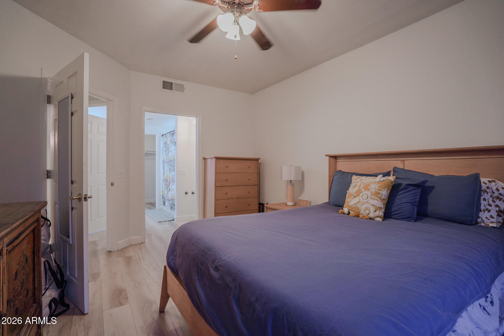 10410 North Cave Creek Road, Unit 1111 Phoenix, AZ 85020 - Photo 11 of 21 DSC01017