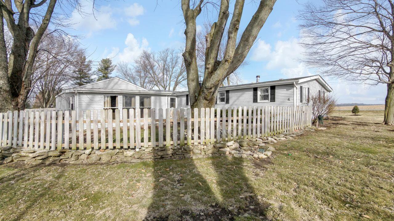 4251 Troy Road Delaware, OH 43015 - Photo 30 of 34 Side Yard