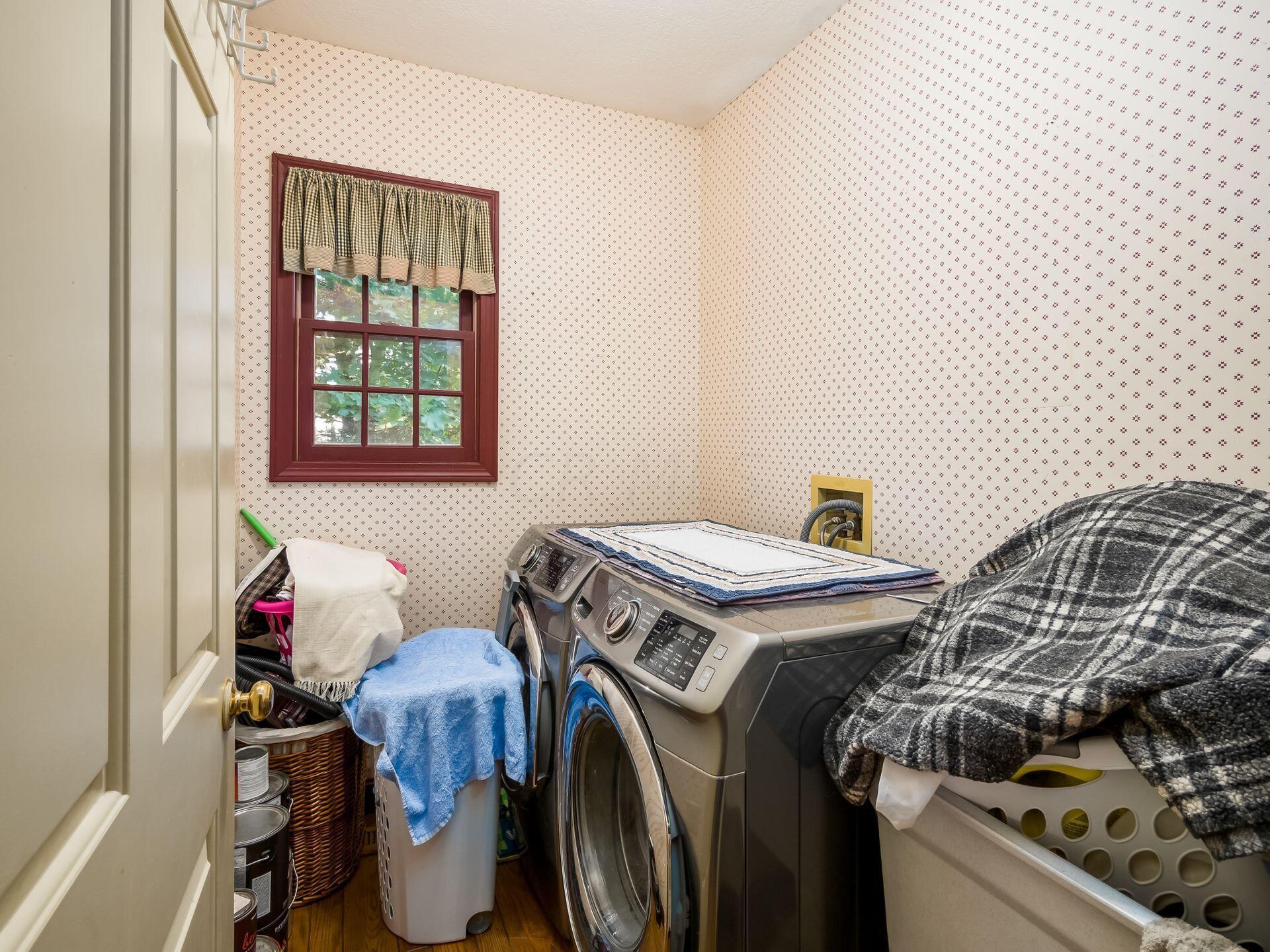 5280 Carters Corner Road Sunbury, OH 43074 - Photo 22 of 36 Laundry Room