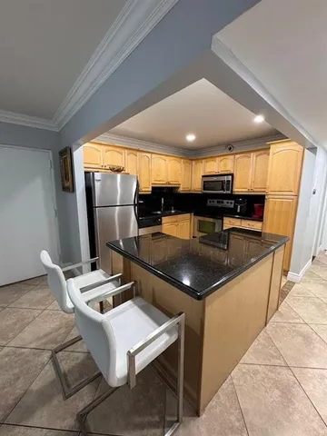 $248,000 | 700 Southeast 2nd Avenue, Unit 409, Deerfield Beach, FL 33441