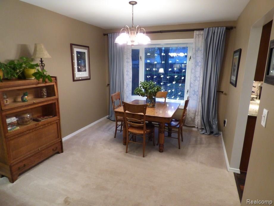 22563 Deerfield Road Novi, MI 48375 - Photo 9 of 44 P1190978.jpg