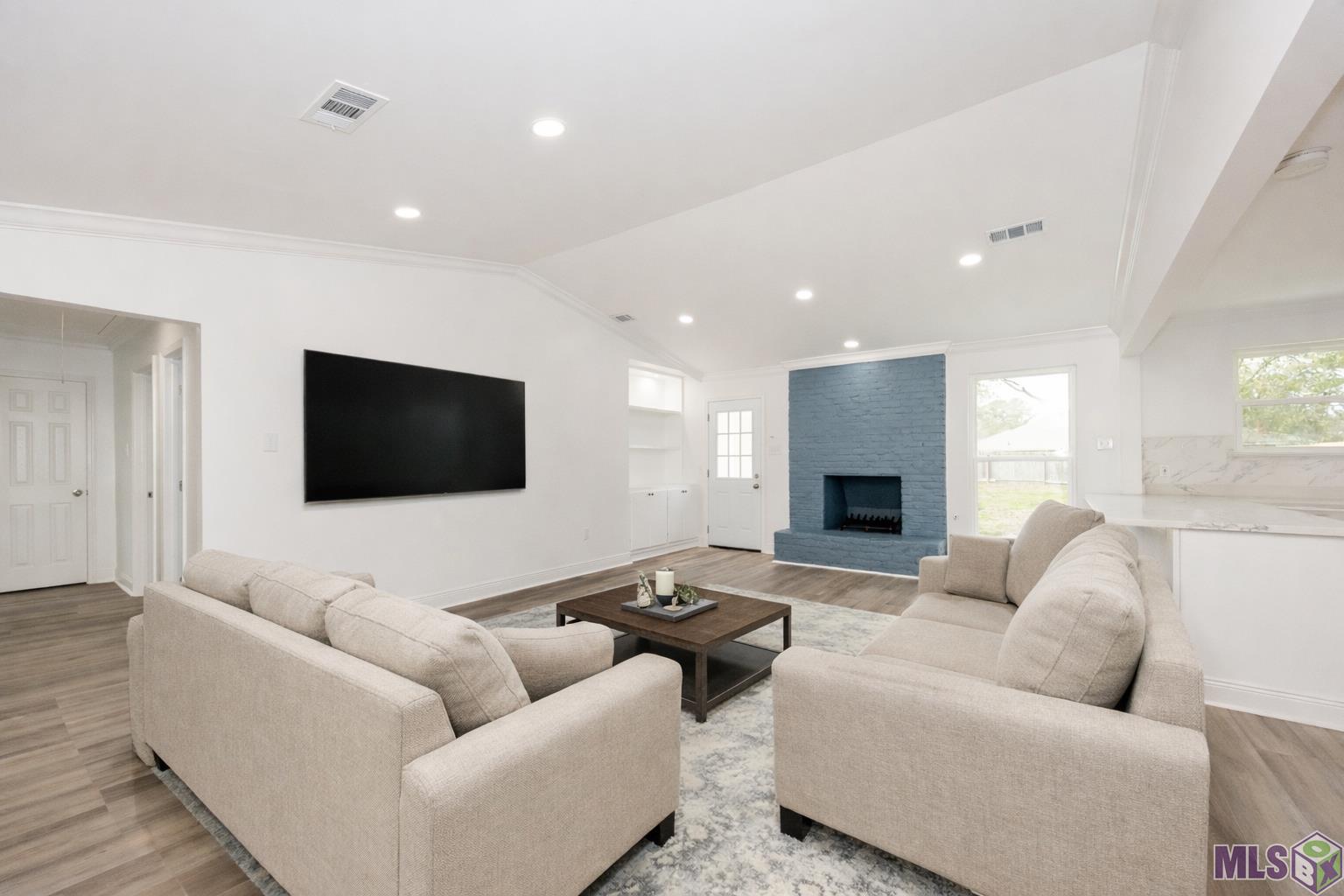 4930 Shadeland Drive Baton Rouge, LA 70816 - Photo 4 of 34