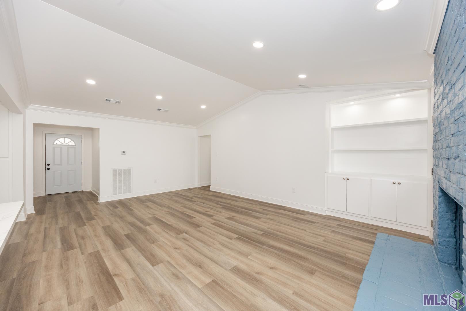 4930 Shadeland Drive Baton Rouge, LA 70816 - Photo 7 of 34