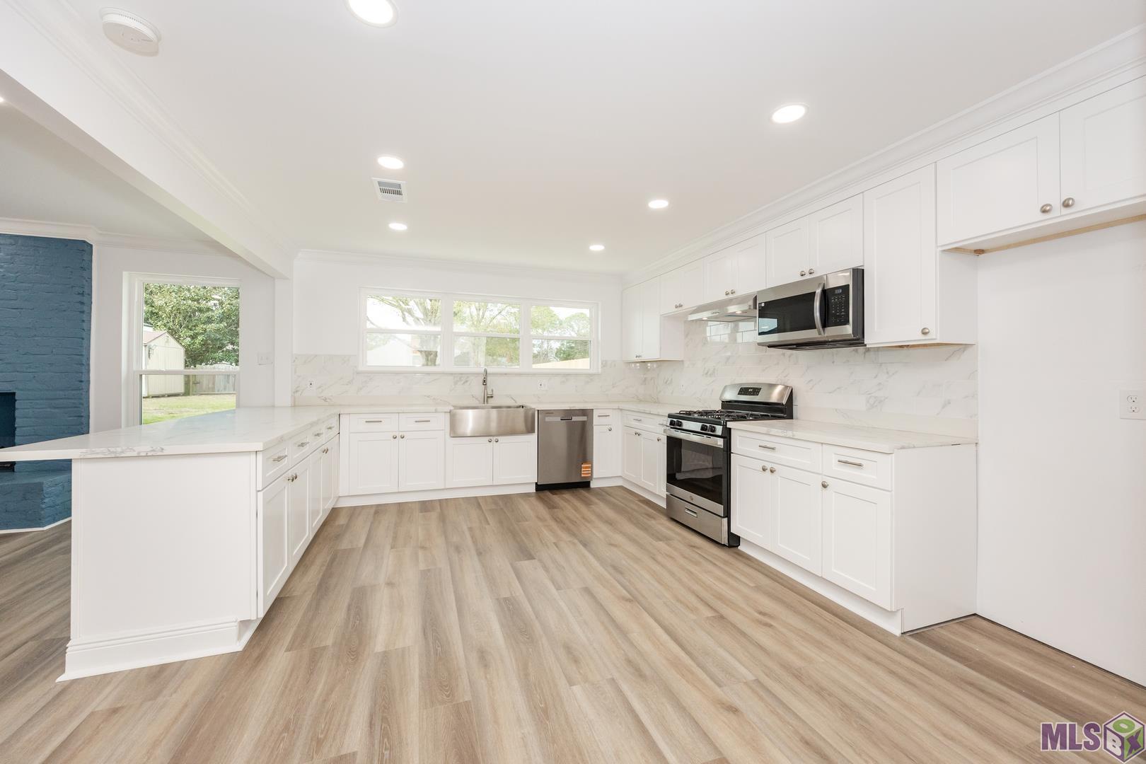 4930 Shadeland Drive Baton Rouge, LA 70816 - Photo 9 of 34