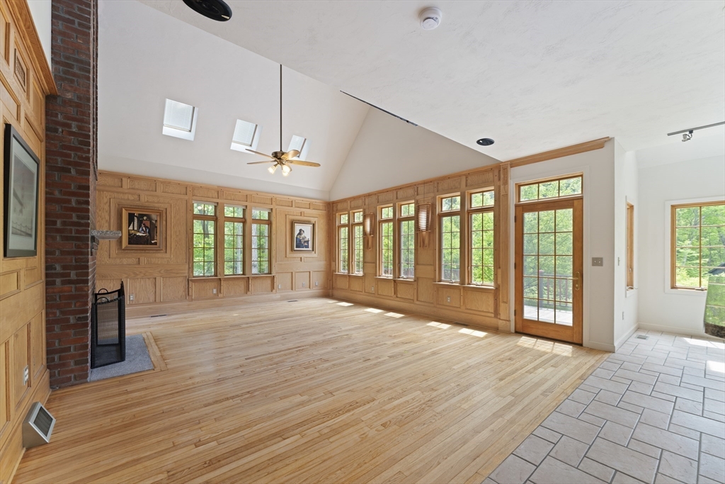 28 Vincent Road Mendon, MA 01756 - Photo 5 of 42