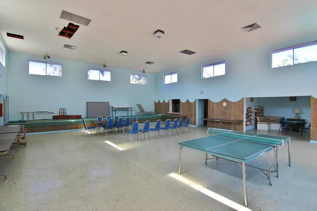 a car parked in front of a building