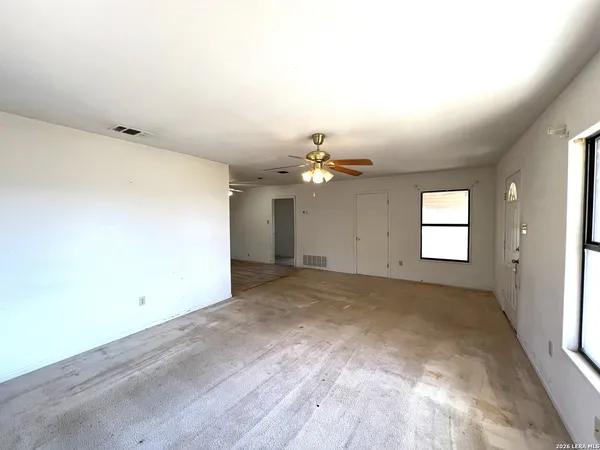 $275,000 | 3200 Highway 16, Jourdanton, TX 78026