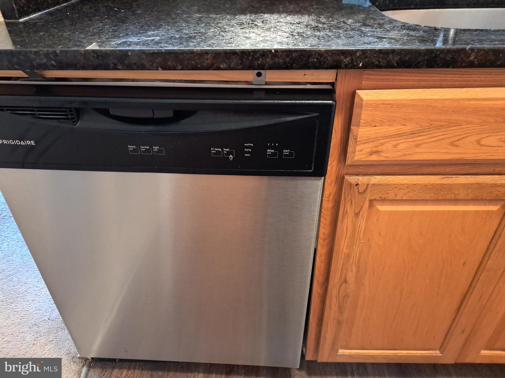 5814 Royal Ridge Drive, Unit F Springfield, VA 22152 - Photo 12 of 35 Dishwasher