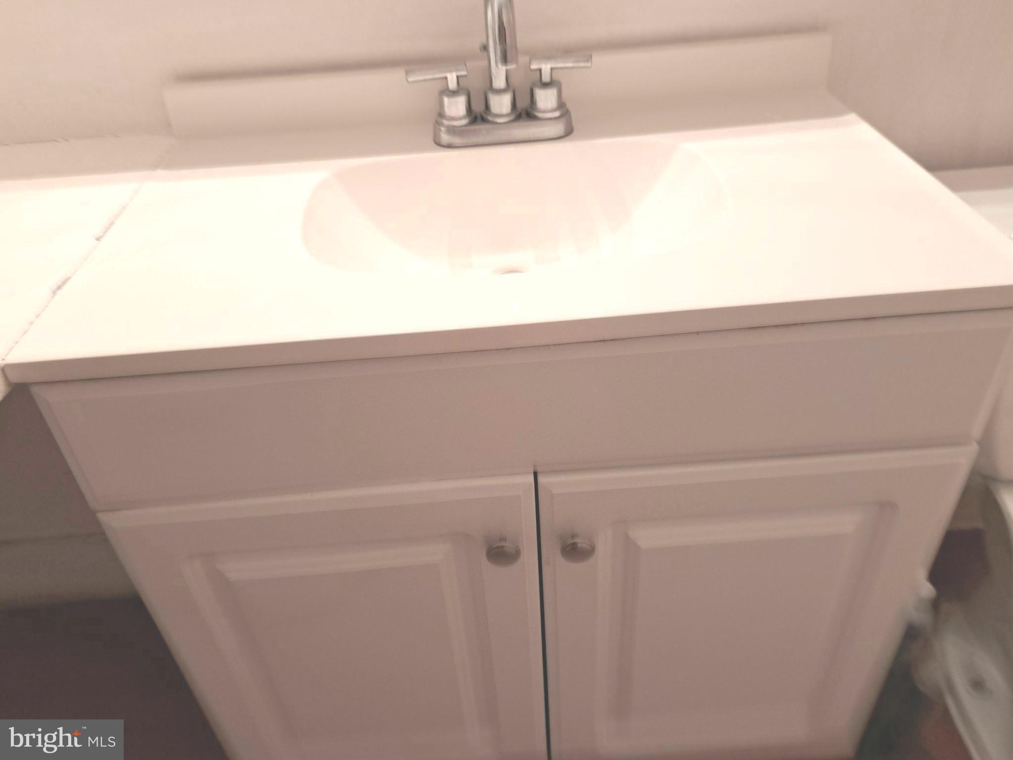 5814 Royal Ridge Drive, Unit F Springfield, VA 22152 - Photo 15 of 35 Bathroom Sink