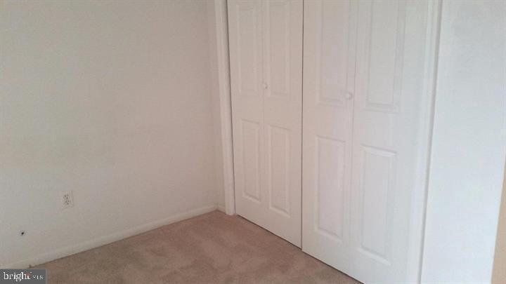 5814 Royal Ridge Drive, Unit F Springfield, VA 22152 - Photo 21 of 35 Living Room Closet
