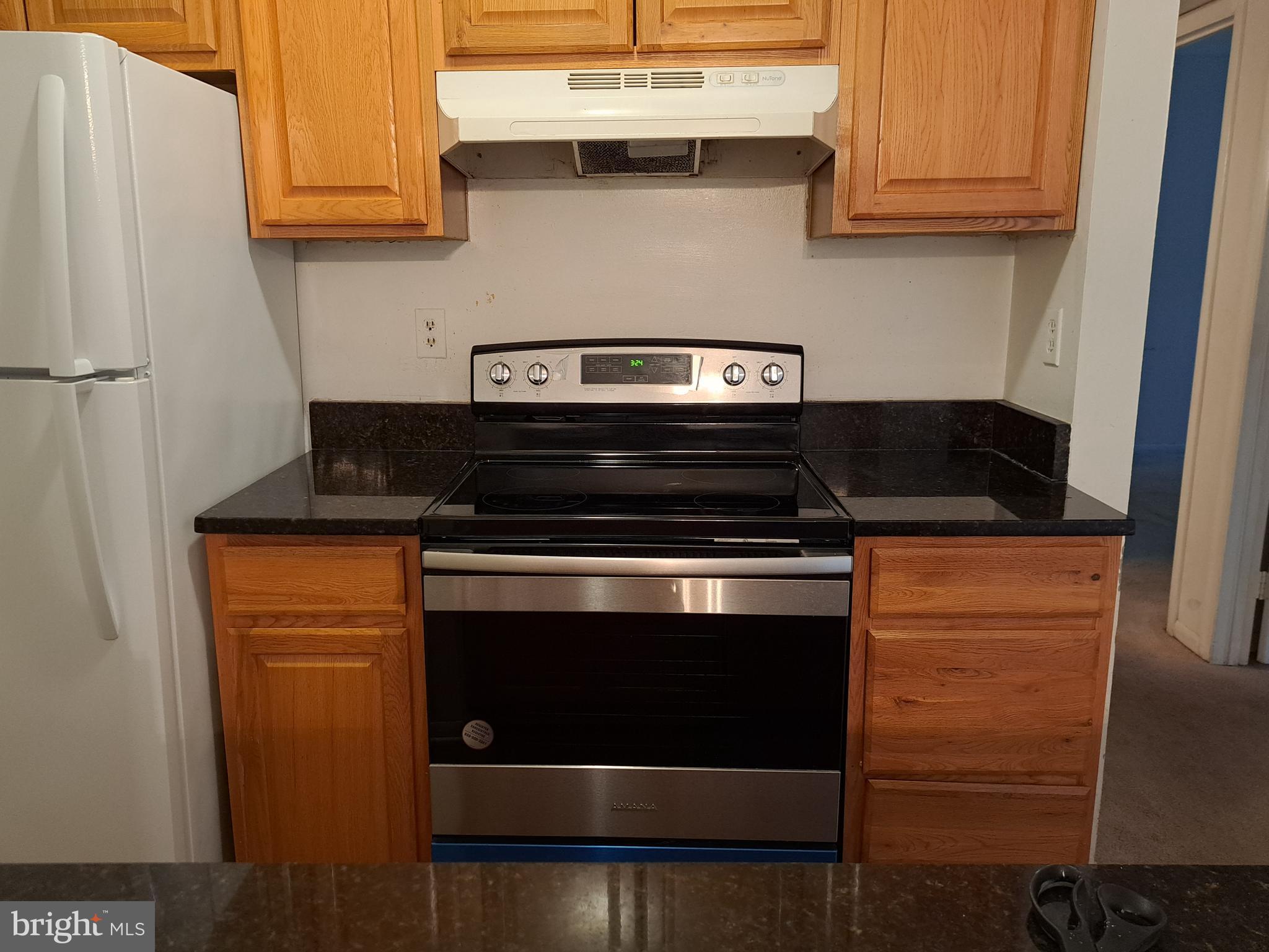 5814 Royal Ridge Drive, Unit F Springfield, VA 22152 - Photo 7 of 35 Induction Range