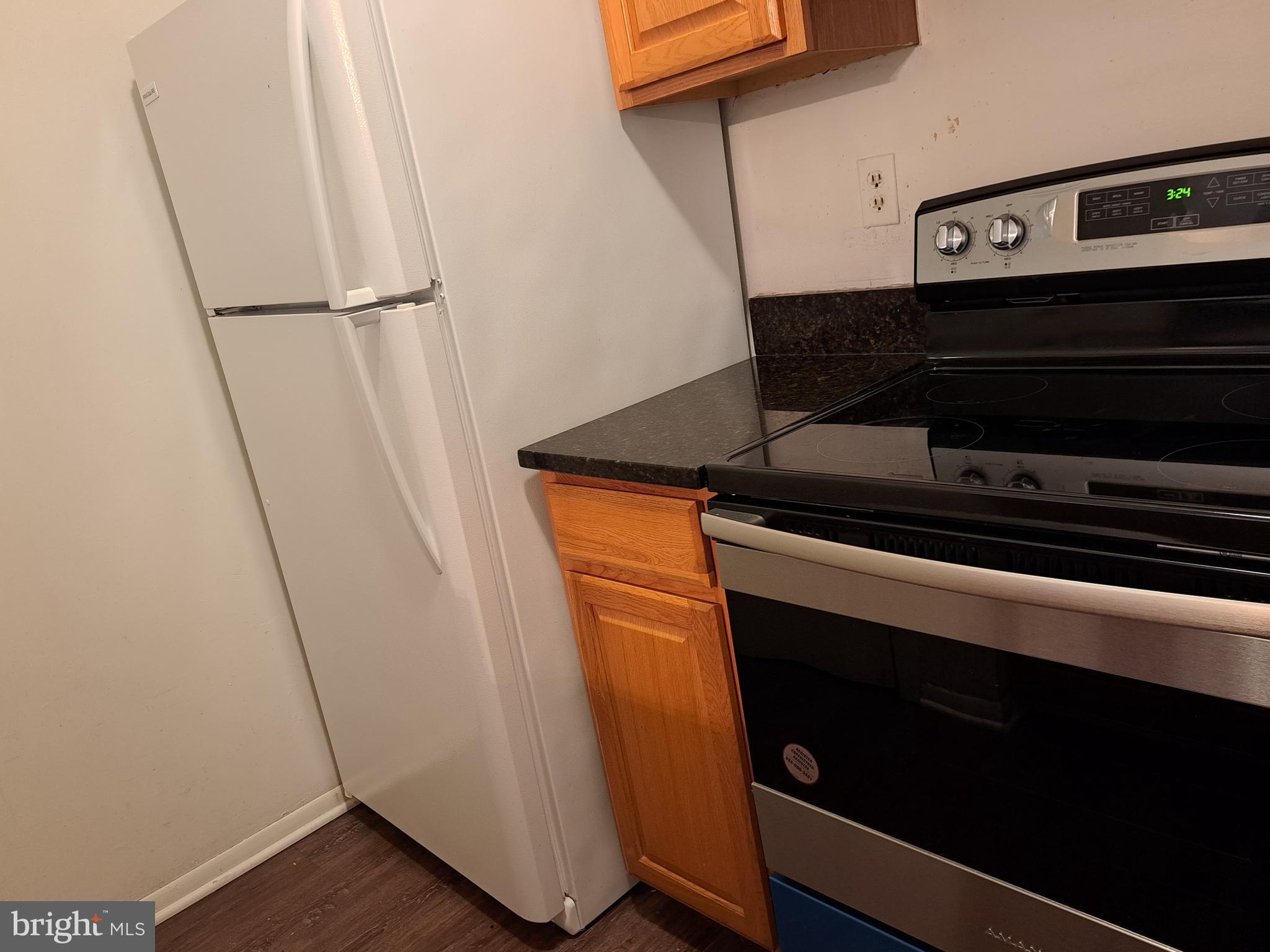 5814 Royal Ridge Drive, Unit F Springfield, VA 22152 - Photo 10 of 35 Kitchen