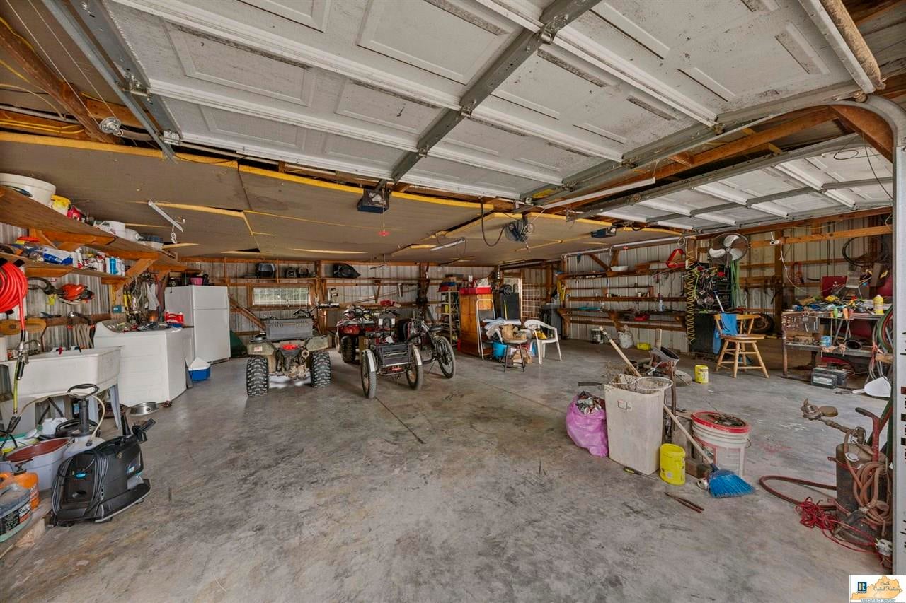 802 Sandstone Ridge Road Bonnieville, KY 42713 - Photo 17 of 29 Gallery Image 17