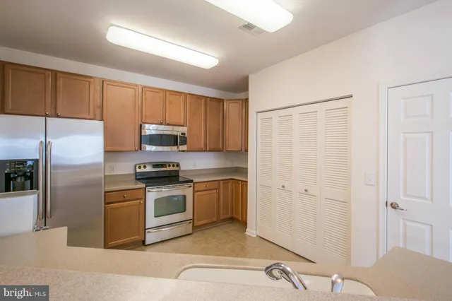 $2,300 | 7559 Stoney Run Drive, Unit 302, Hanover, MD 21076