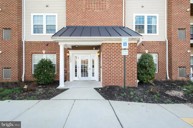 $2,300 | 7559 Stoney Run Drive, Unit 302, Hanover, MD 21076