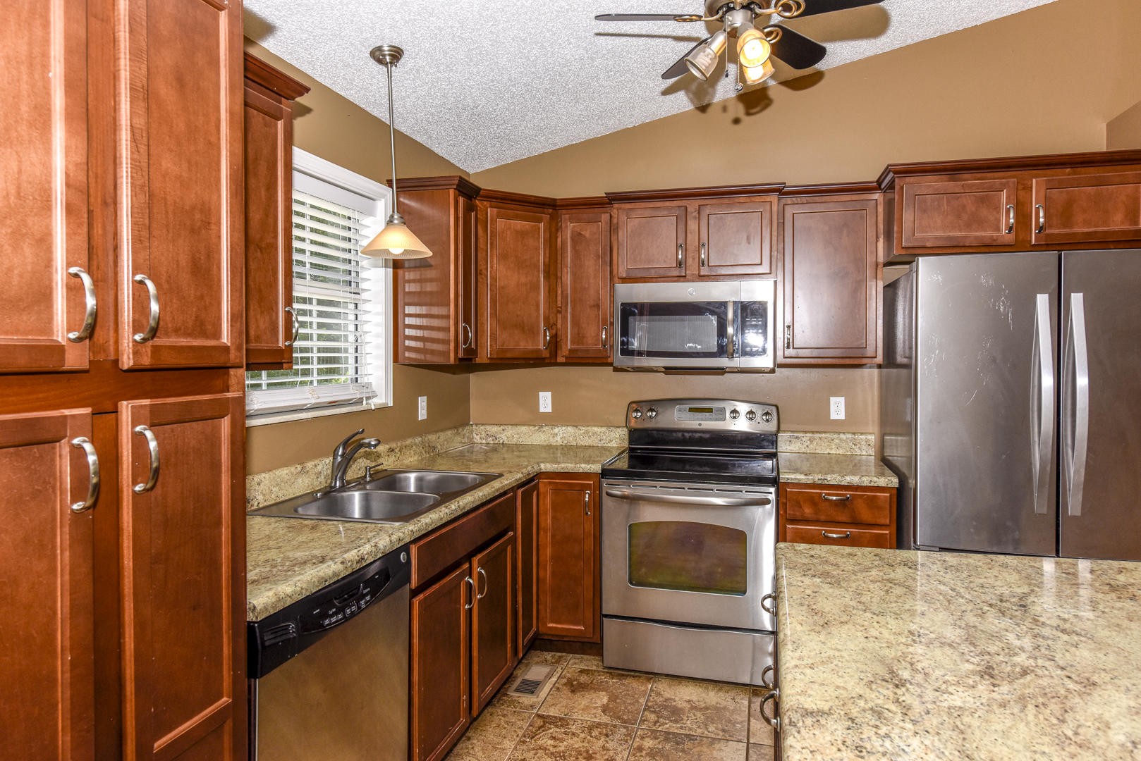 330 Waters Road Maryville, TN 37803 - Photo 7 of 28 Gallery Image 7