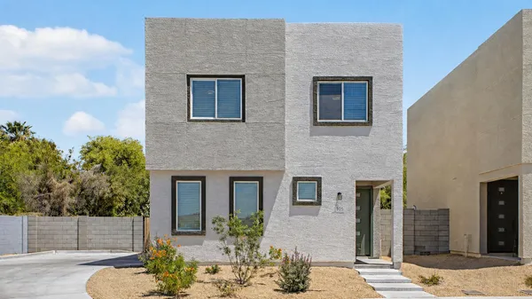 $2,400 | 105 West Latona Road, Phoenix, AZ 85041