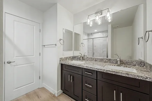 $2,400 | 105 West Latona Road, Phoenix, AZ 85041