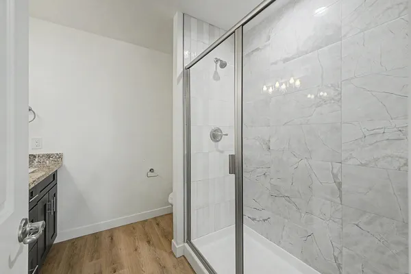 $2,400 | 105 West Latona Road, Phoenix, AZ 85041