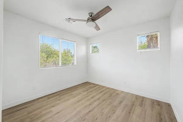 $2,400 | 105 West Latona Road, Phoenix, AZ 85041