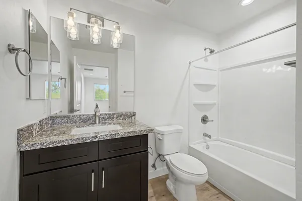 $2,400 | 105 West Latona Road, Phoenix, AZ 85041
