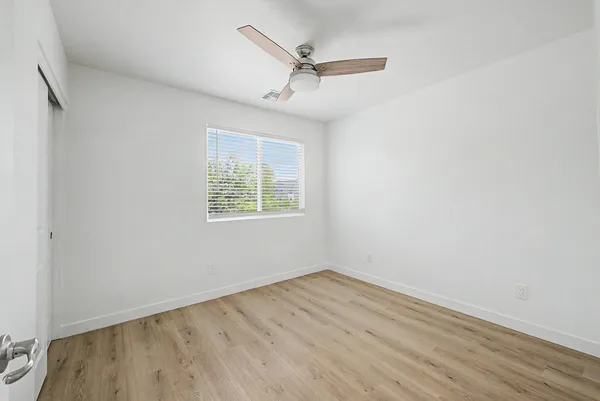 $2,400 | 105 West Latona Road, Phoenix, AZ 85041