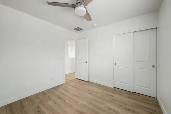$2,400 | 105 West Latona Road, Phoenix, AZ 85041