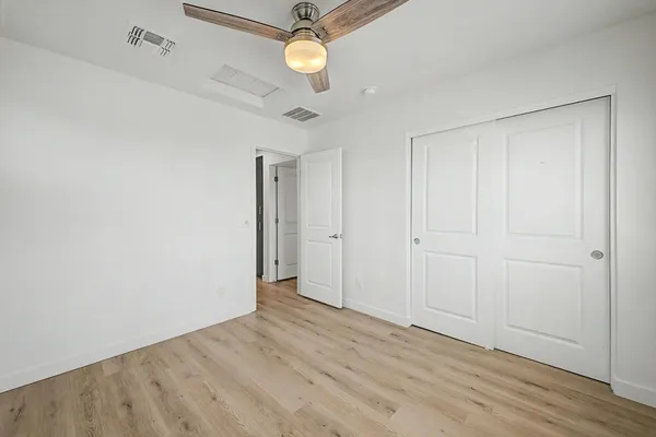 $2,400 | 105 West Latona Road, Phoenix, AZ 85041