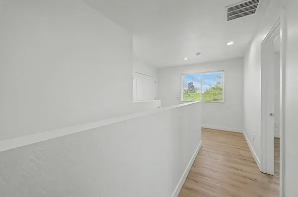 $2,400 | 105 West Latona Road, Phoenix, AZ 85041