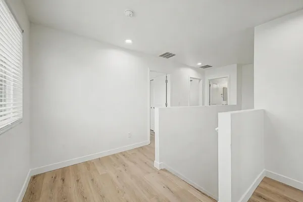 $2,400 | 105 West Latona Road, Phoenix, AZ 85041