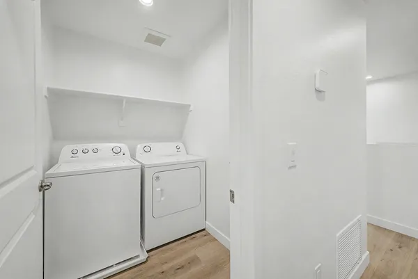 $2,400 | 105 West Latona Road, Phoenix, AZ 85041