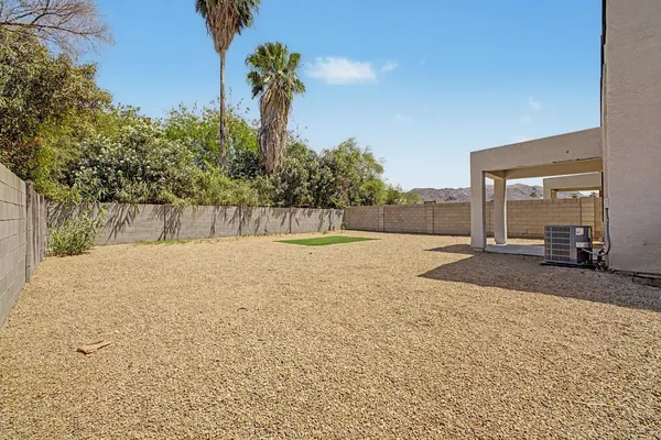 $2,400 | 105 West Latona Road, Phoenix, AZ 85041