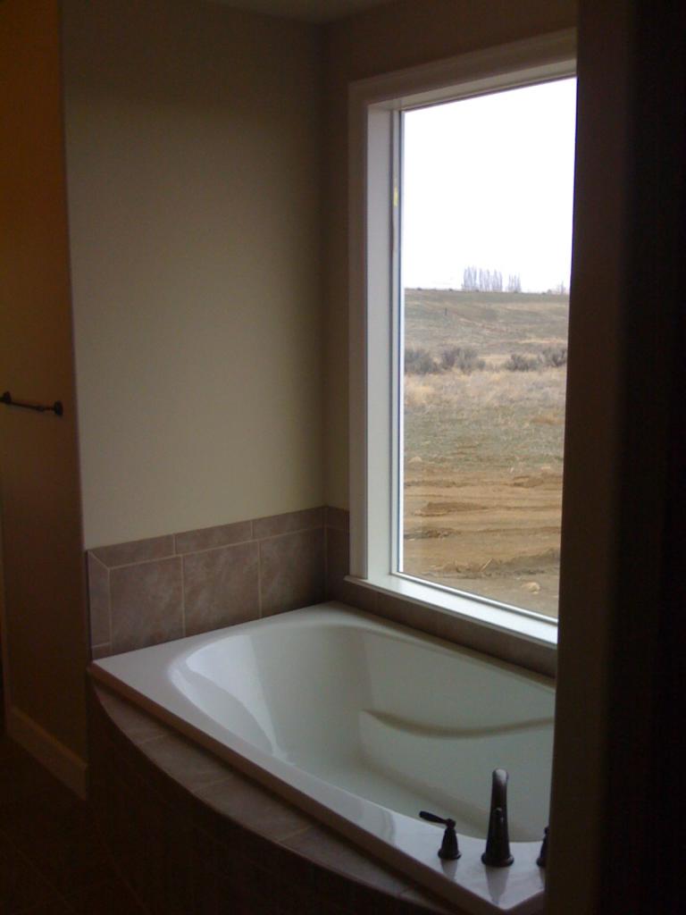 2350 Cook Road Yakima, WA 98908 - Photo 4 of 13 a view of a window in a room