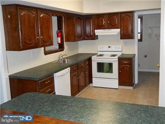 908 Hampton Way Williamstown, NJ 08094 - Photo 3 of 9 Gallery Image 3