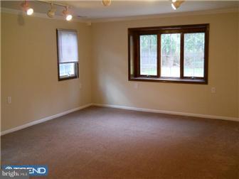908 Hampton Way Williamstown, NJ 08094 - Photo 6 of 9 Gallery Image 6