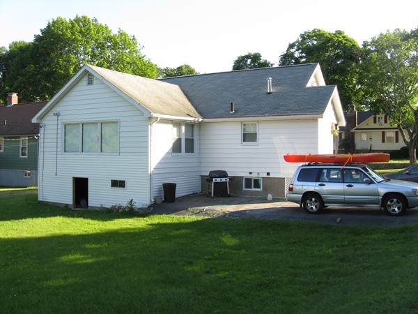 9 Knowles Road Worcester, MA 01602 - Photo 3 of 24 Gallery Image 3