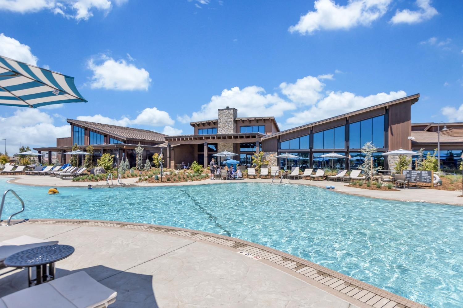 1623 Cascade Way Lincoln, CA 95648 - Photo 7 of 31 a front view of a yard with table and chairs